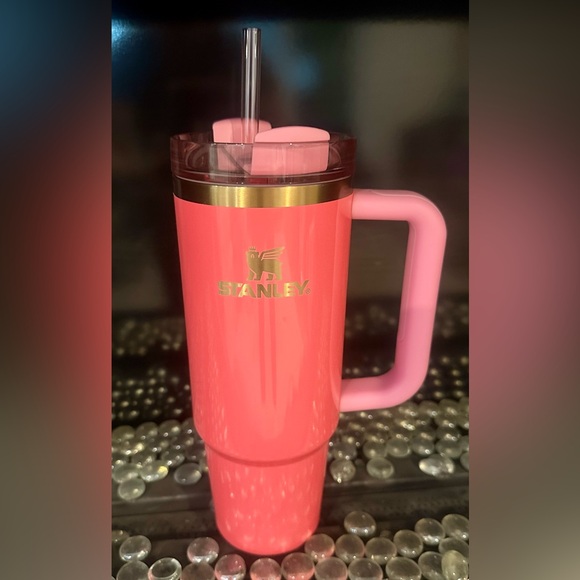 STANLEY THE QUENCHER H2.0 FLOWSTATE™ TUMBLER | 30 OZ in PINK PARADE (SOLD OUT) - Picture 4 of 9